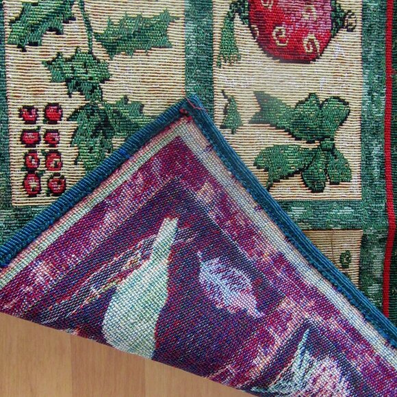 Vintage Christmas holiday tapestry style table runner & 2  placemats - Picture 4 of 4